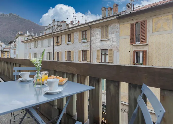 公寓 Garibaldi's Balcony By Rent *