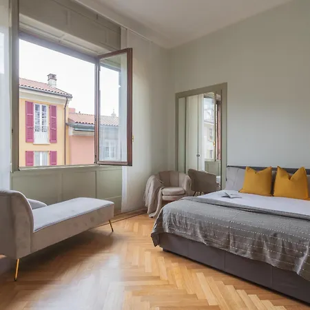 Garibaldi's Balcony By Rent Apartamento Como